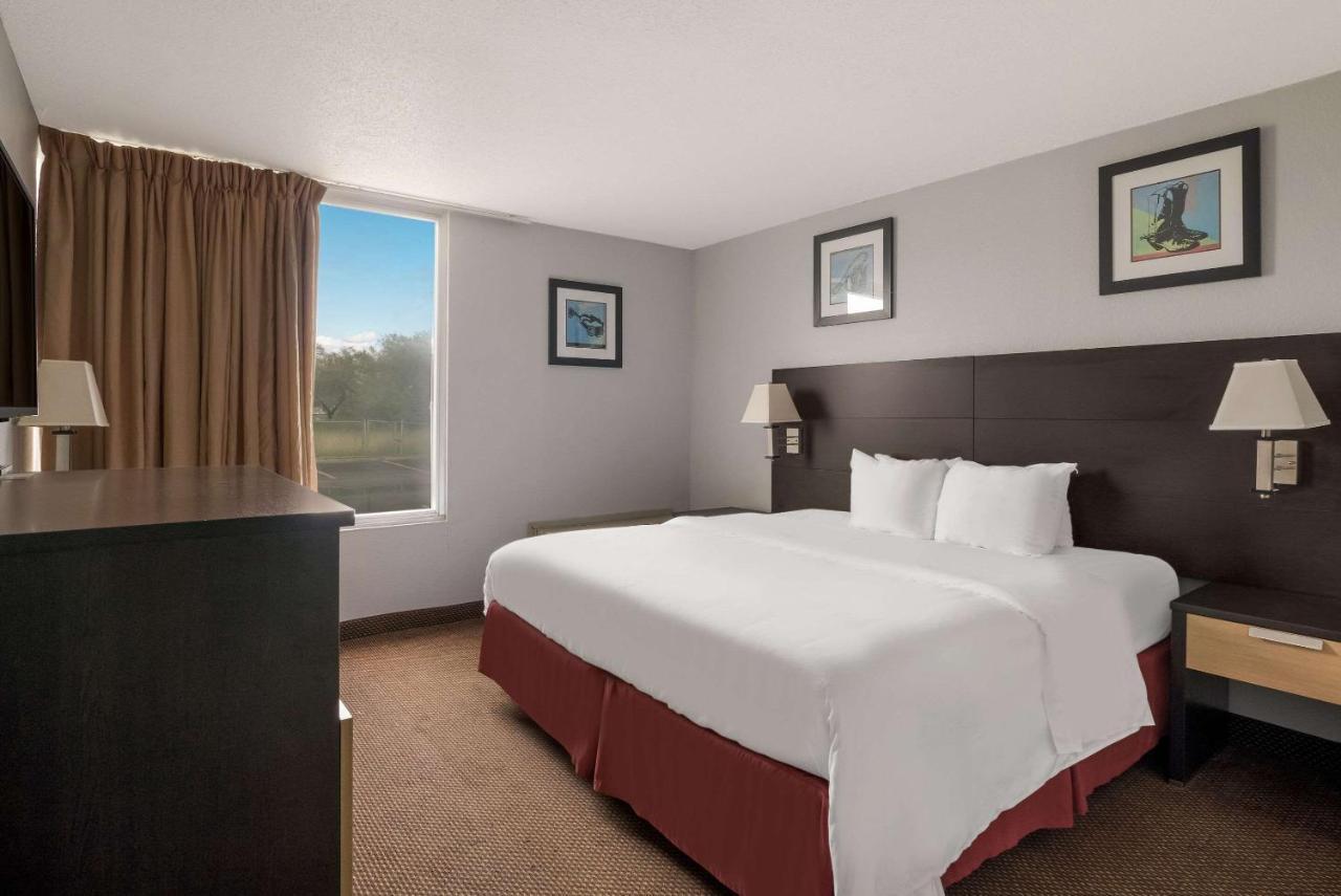 Quality Inn Alice Bagian luar foto