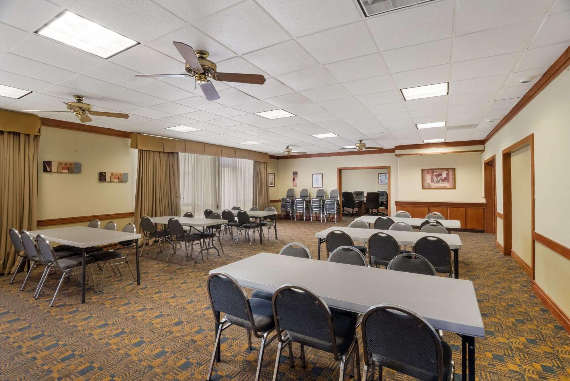 Quality Inn Alice Bagian luar foto